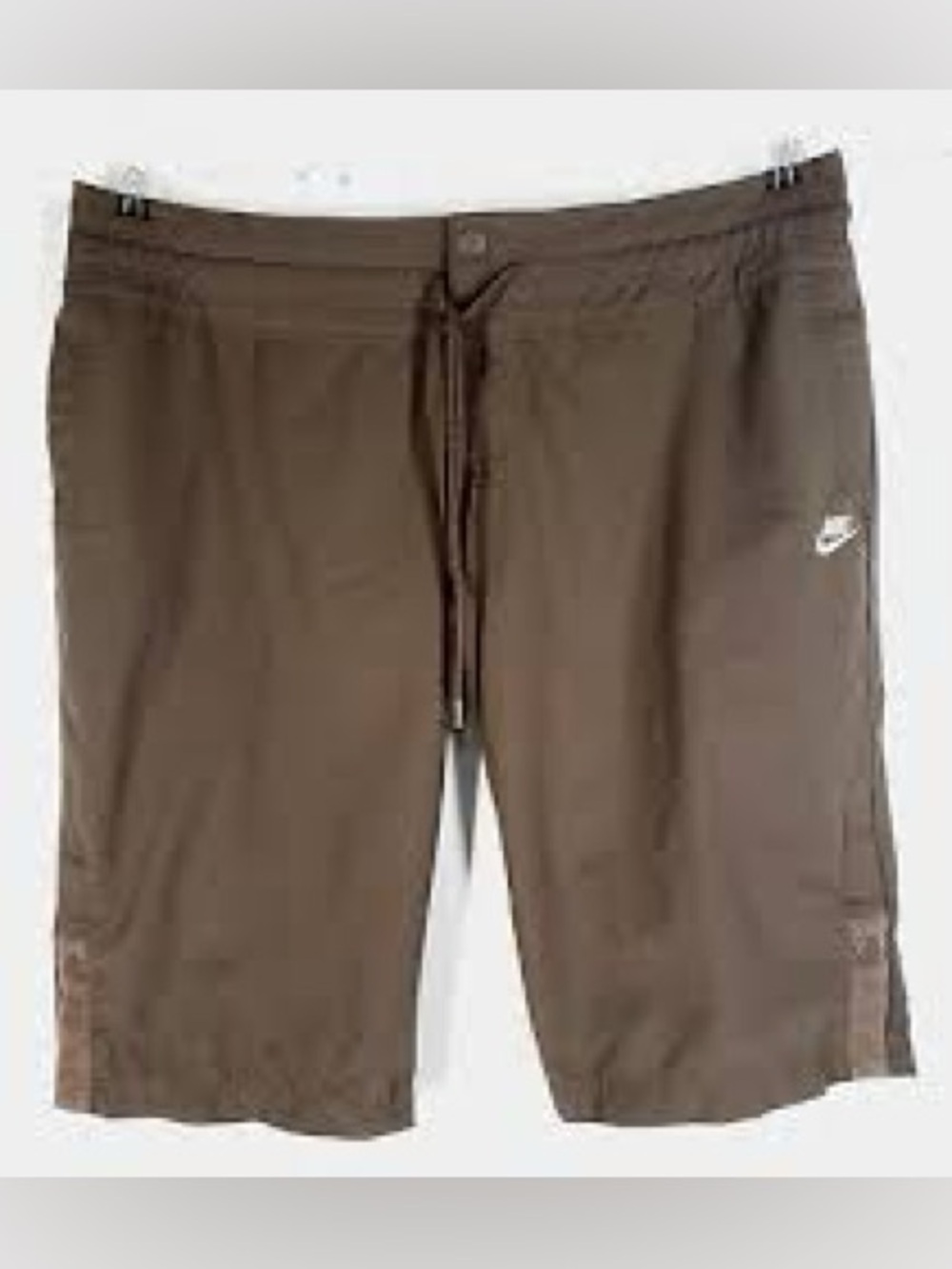 Nike Sportswear Women's Clam Digger Brown Bermuda Shorts Size Medium NWTS